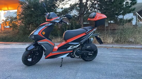 Skúter ADAMOTO FAST 