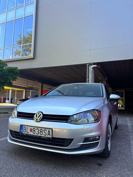 VOLKSWAGEN GOLF